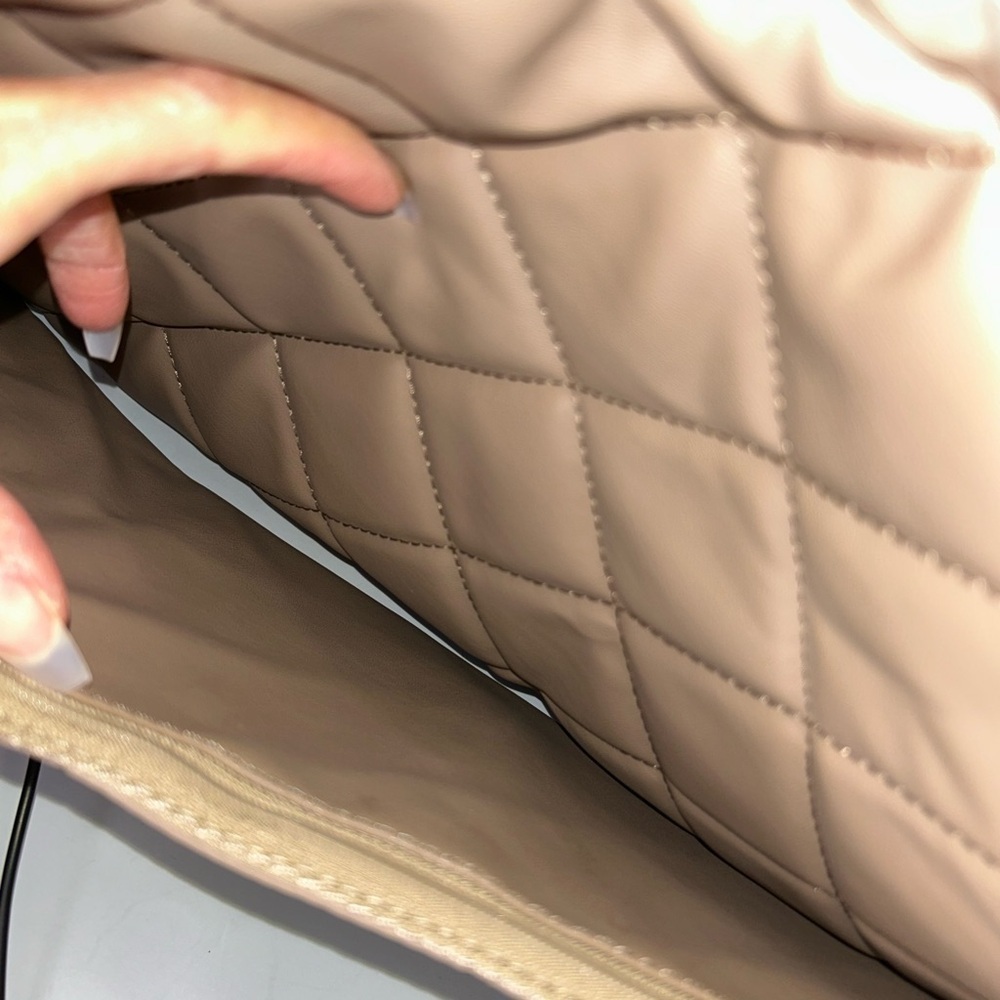 NWT Gilda Paris quilted weekender luggage tote - Picture 8 of 12